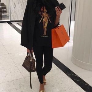 Authentic Louis Vuitton! brand new LV Alma bb
Come with full sets